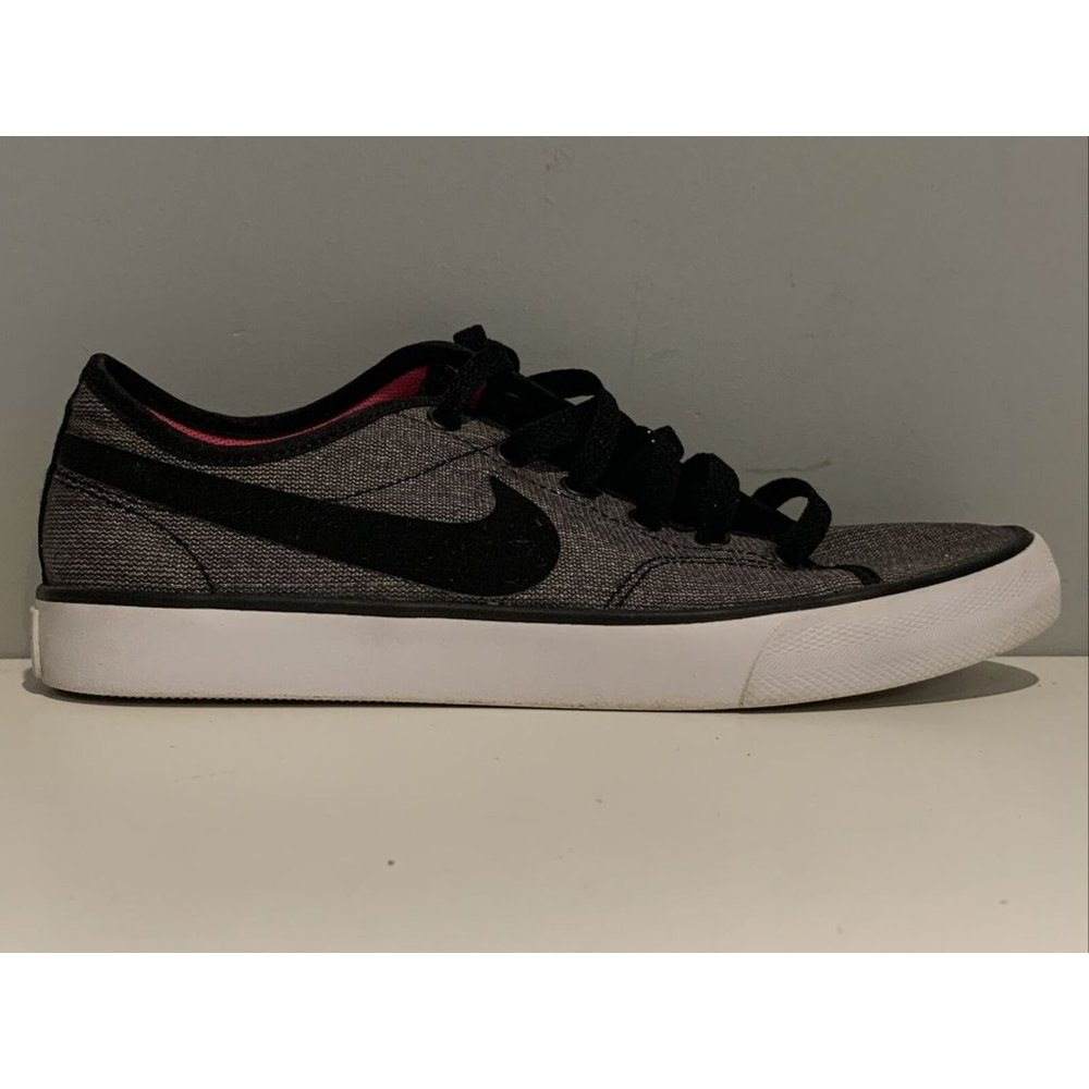 Women’s Nike Low Top Casual Shoes Gray Black Lace Up Pink Size 6 631635-006
